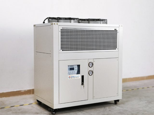 Enfriador de agua refrigerado por aire en caja3