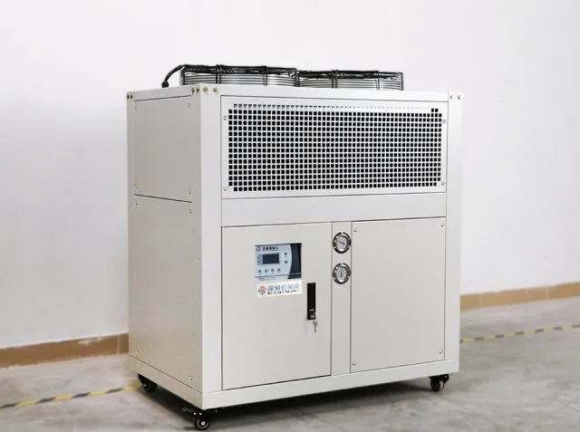 冷水チラー  2017年 ペルチェで冷やした水を循環させる、新方式の水冷ウェア「ChillerX