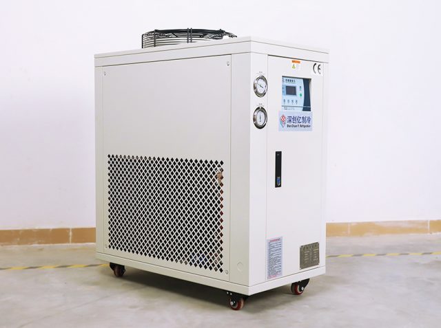 Refrigeratore d'acqua raffreddato ad aria 5HP - grigio7