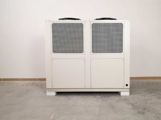 25HP Boxed Air Cooled Water Chiller - Milk White3