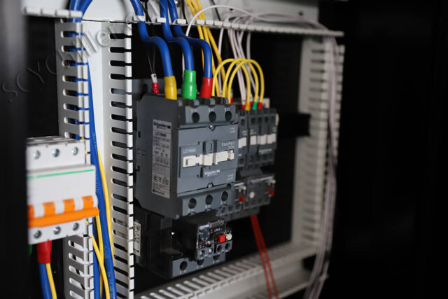 chiller schneider switch