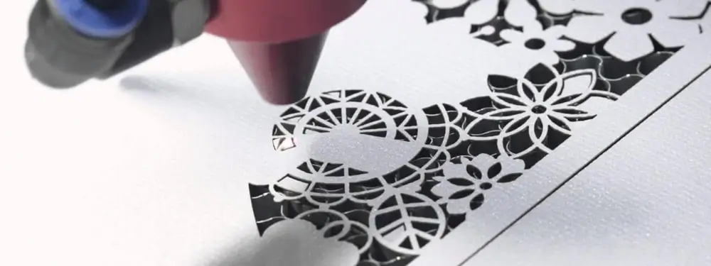 Laserschneiden von Papierkunst