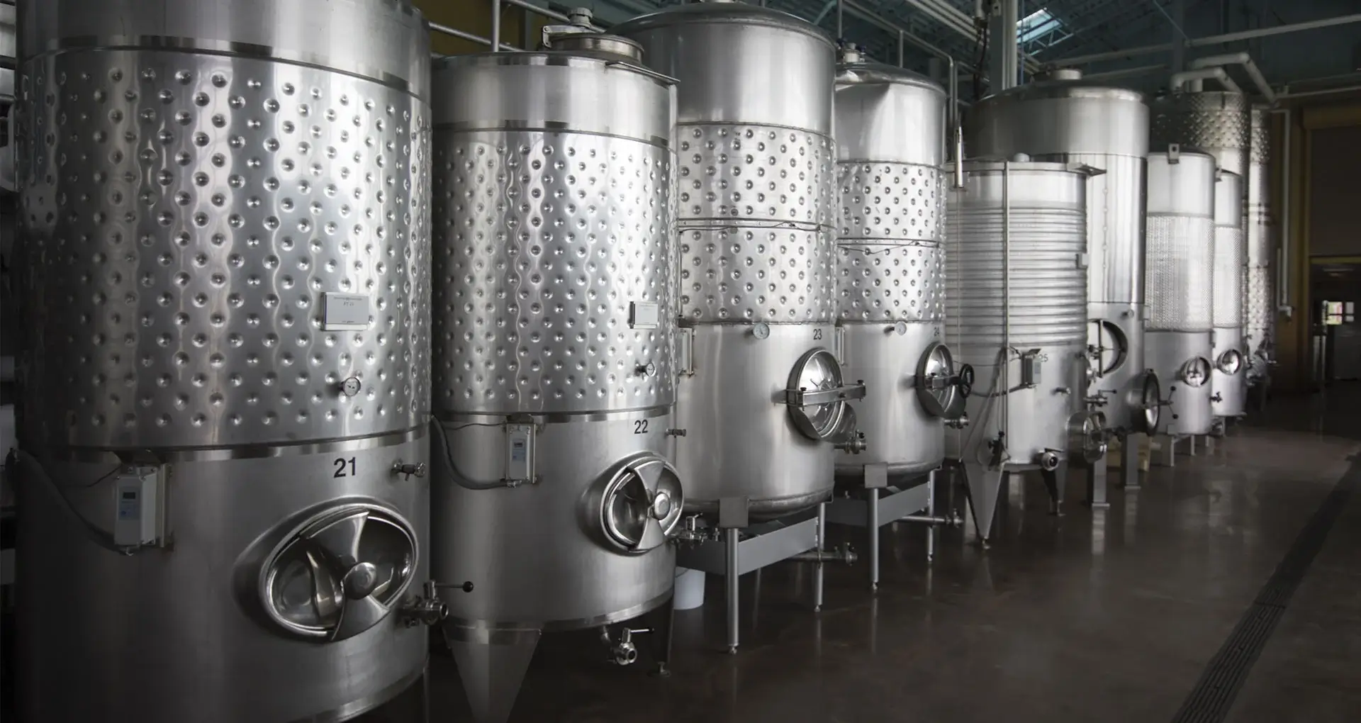 Tanques de fermentação de vinho